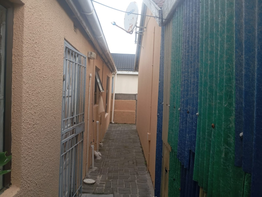  Bedroom Property for Sale in Llitha Park Western Cape